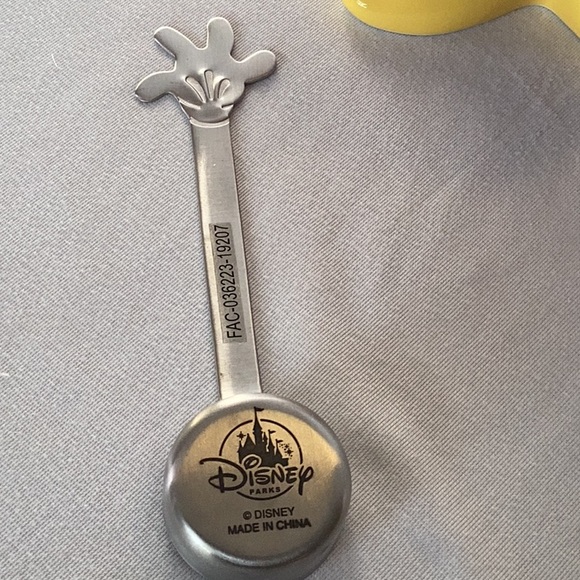 Disney parks bundle - Picture 3 of 7